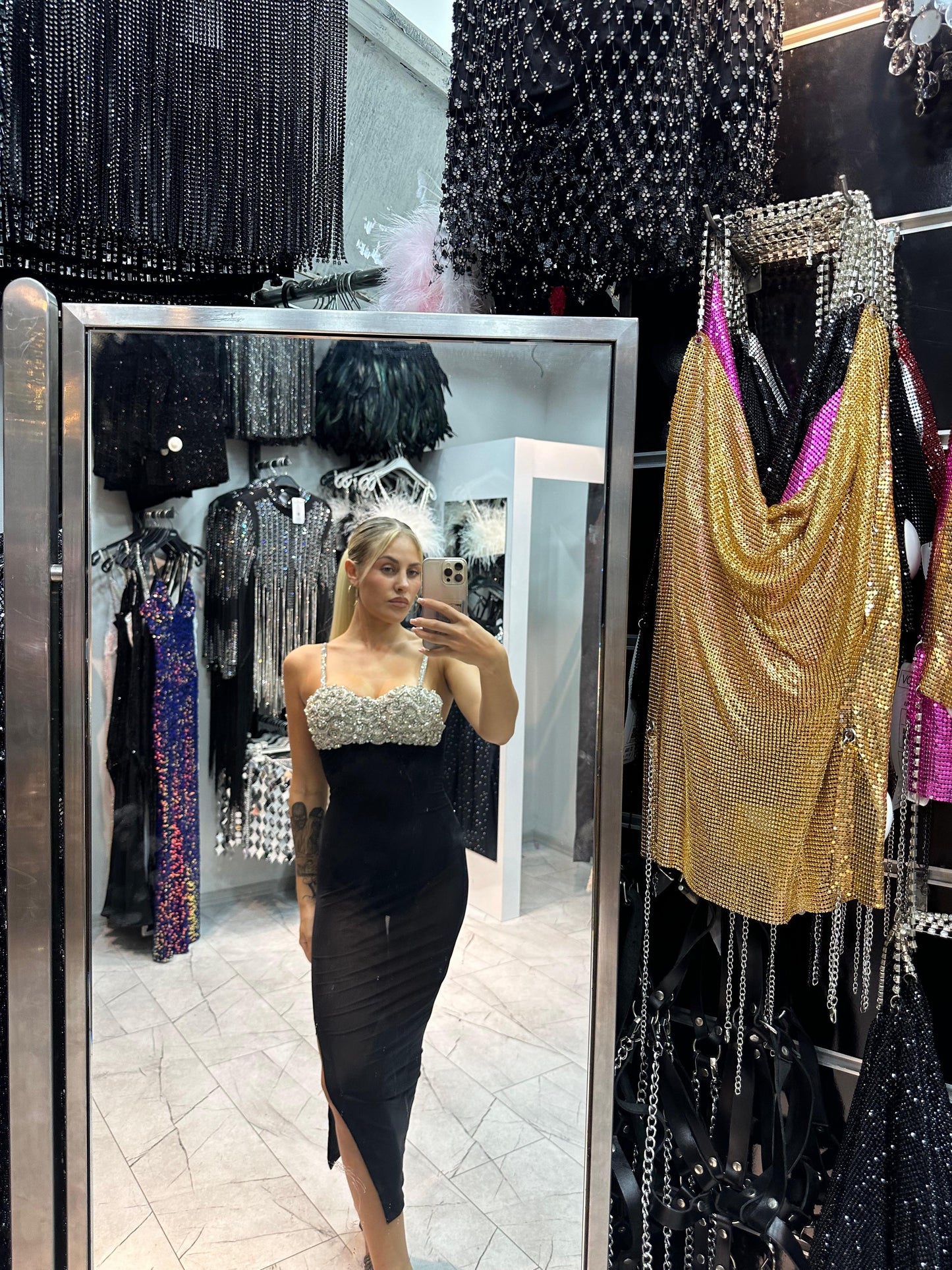 Sütyen İşlemeli Tül Elbise