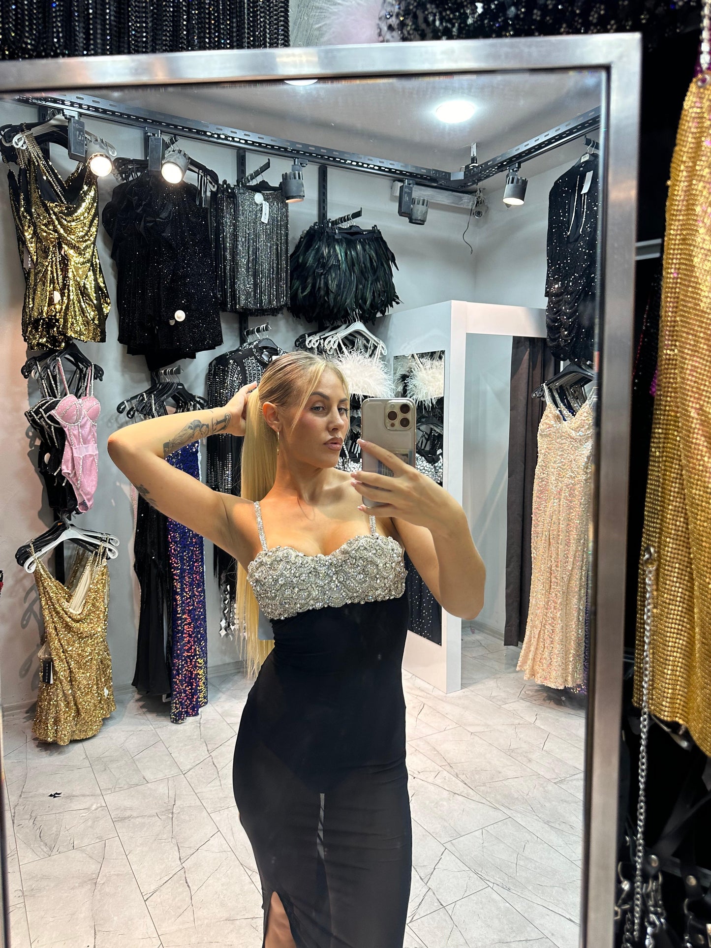 Sütyen İşlemeli Tül Elbise